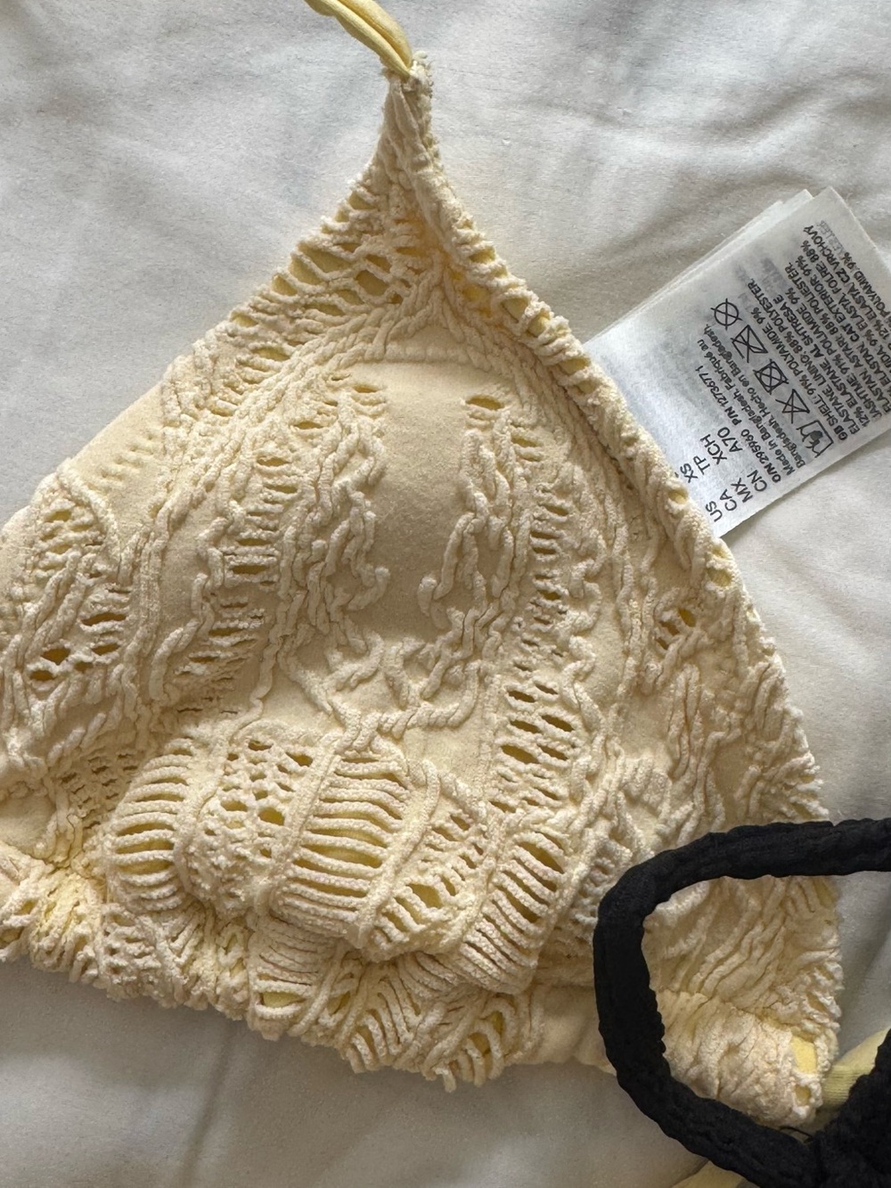 H&M Two-Piece Triangle Bikini Sets in Black & Pale Yellow - Picture 7 of 9